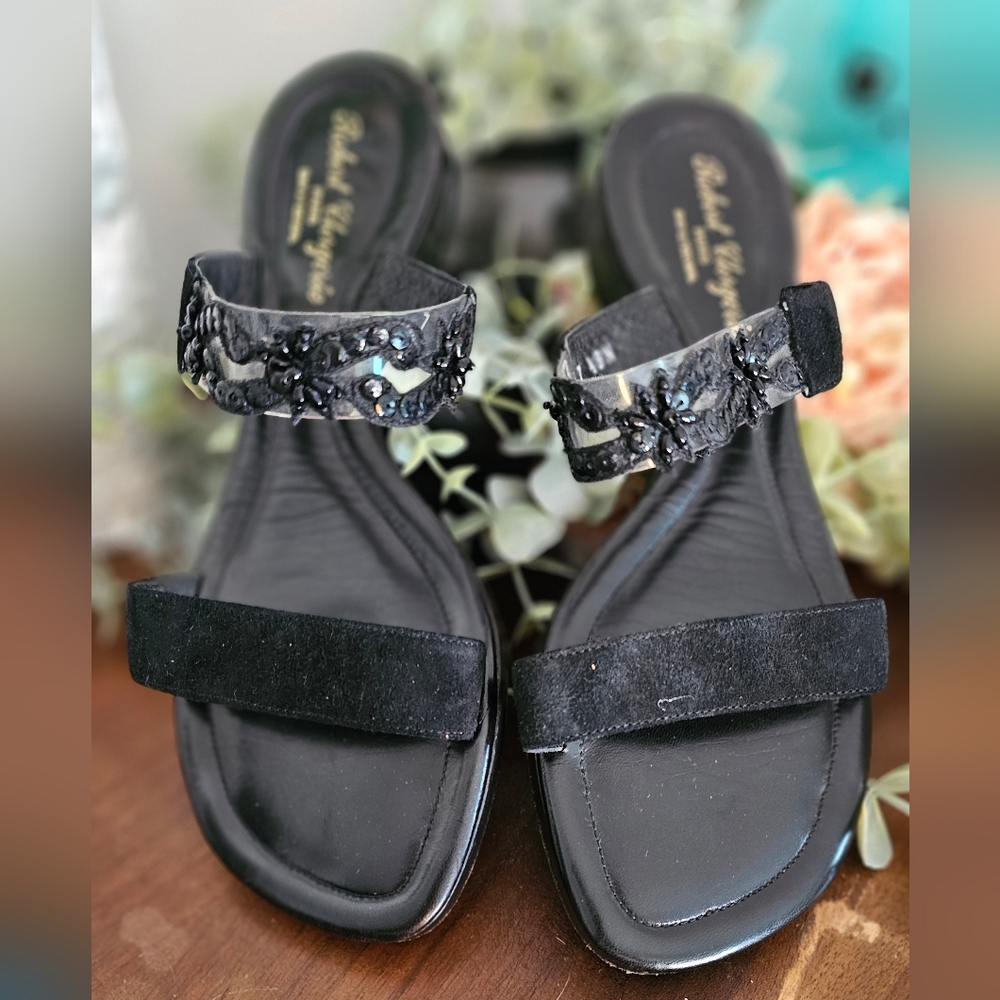 EUC Robert Clergerie 7.5NB black suede and beaded mesh low heeled sandals